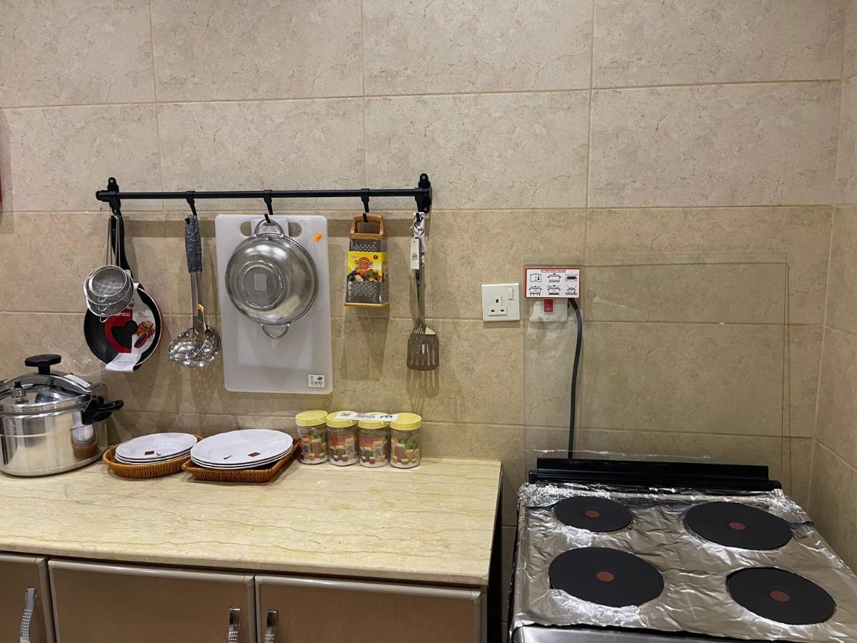 Al Bateel Furnished Apartments Рияд Екстериор снимка