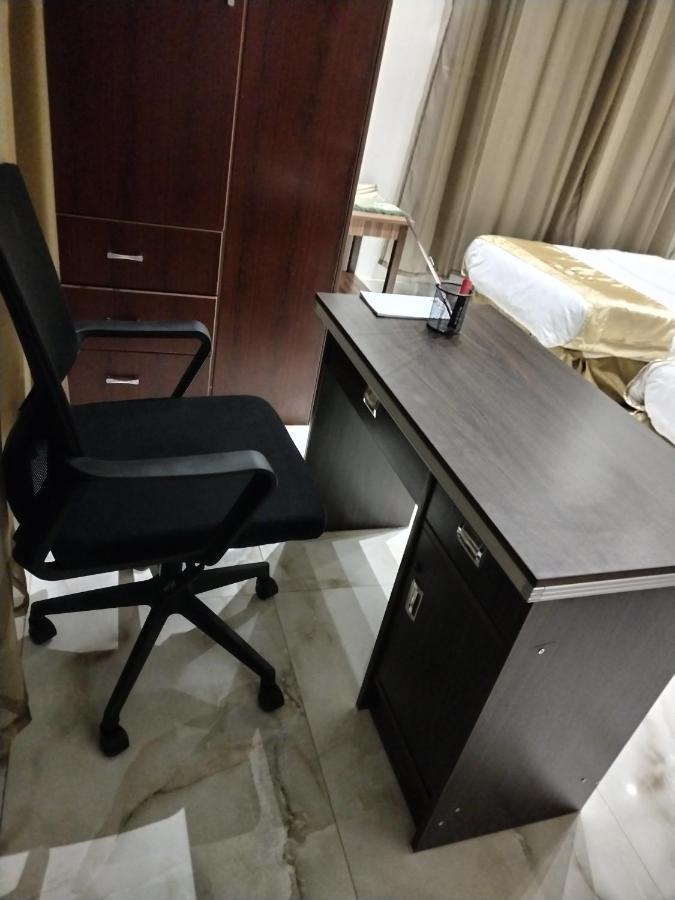 Al Bateel Furnished Apartments Рияд Екстериор снимка
