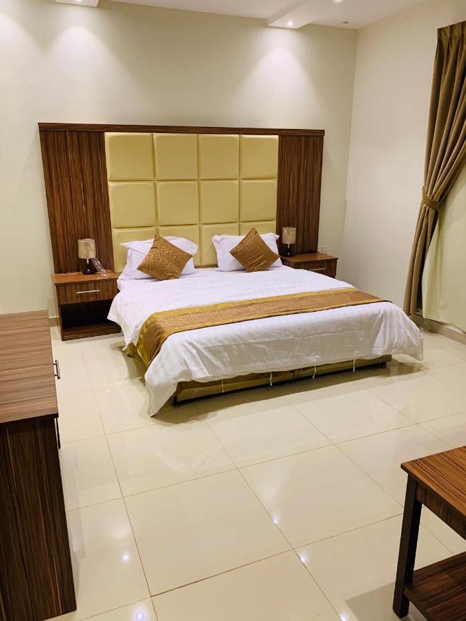 Al Bateel Furnished Apartments Рияд Екстериор снимка