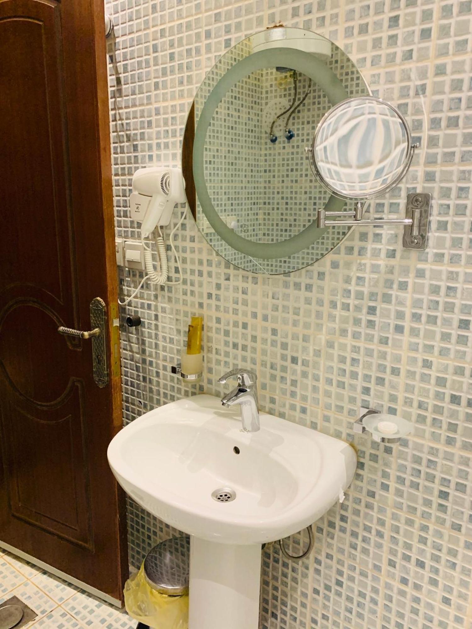 Al Bateel Furnished Apartments Рияд Екстериор снимка