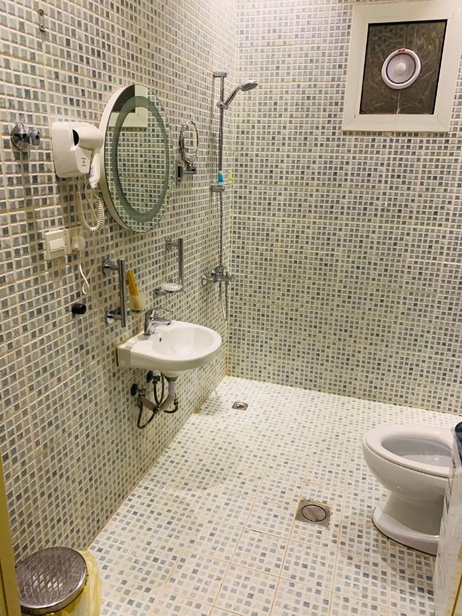 Al Bateel Furnished Apartments Рияд Екстериор снимка
